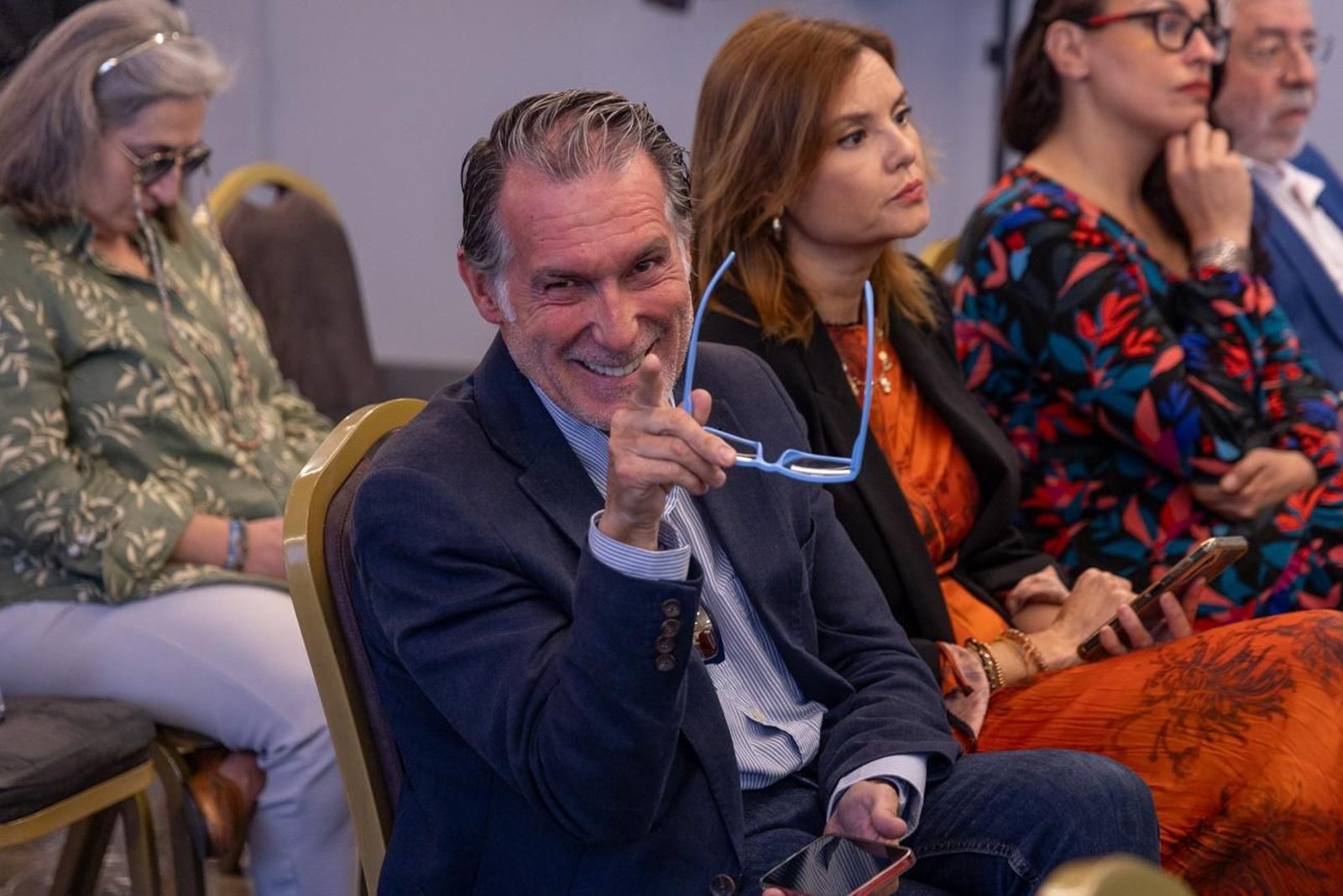 Desayuno y presentación del escritor Manuel Vilas en un encuentro literario dedicado a una de las últimas obras de este autor, 'El mejor libro del mundo'