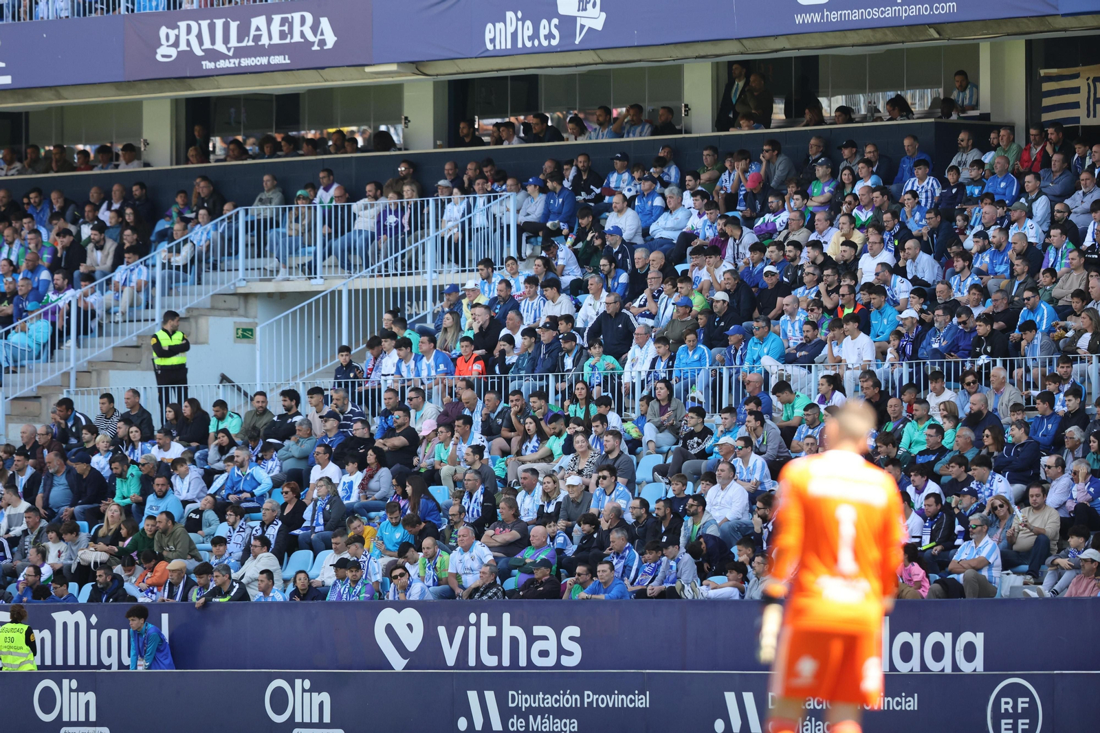 Búscate en las gradas de La Rosaleda durante el Málaga CF - Real Murcia