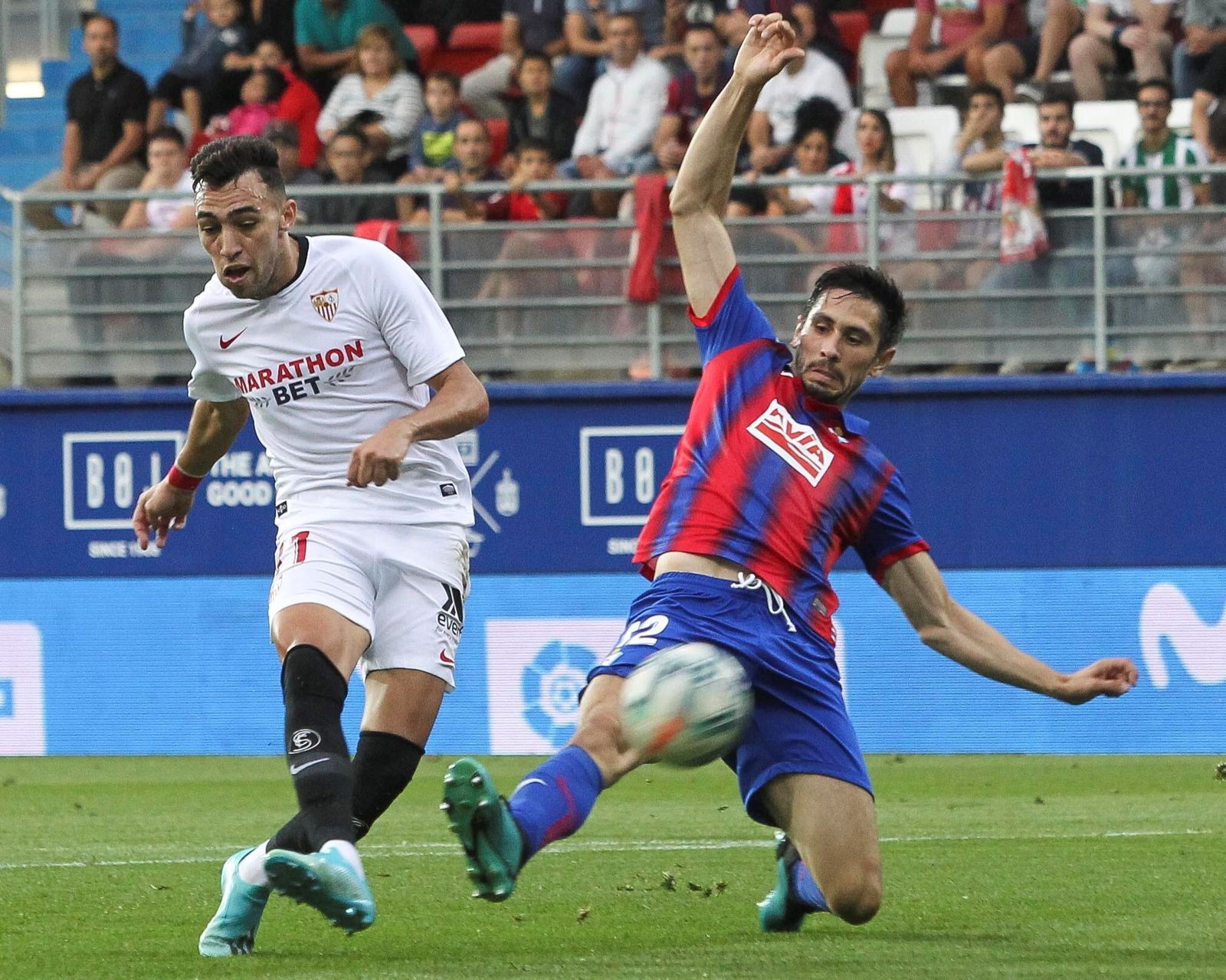Munir, durante el partido de la temporada pasada en Ipurua.