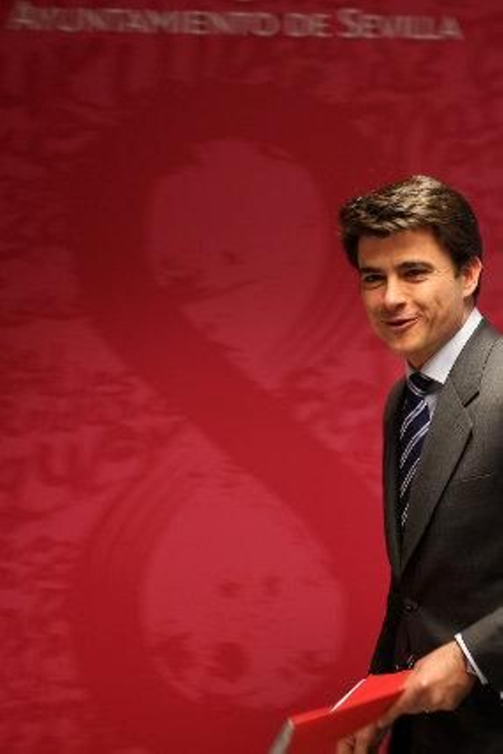 Dejan su empleo en los distritos los familiares de cargos del PP denunciados por el PSOE