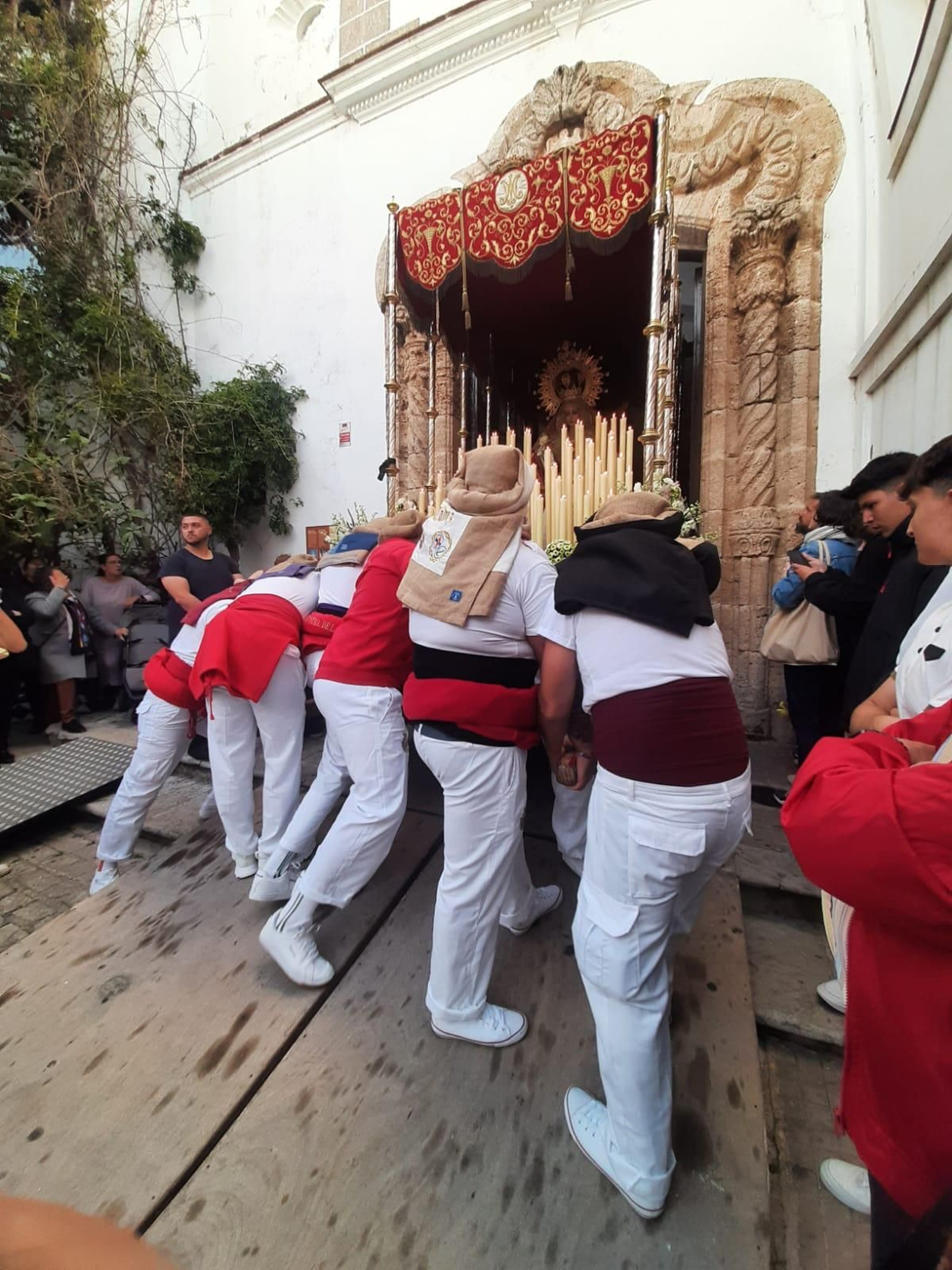 Fotos del Jueves Santo en Tarifa: El Encuentro