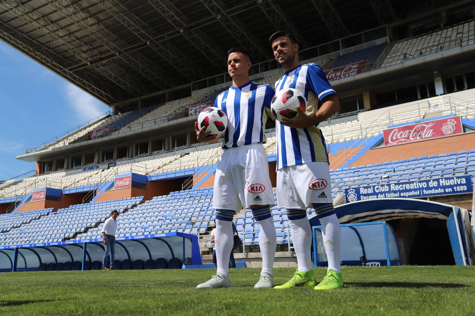 Presentación de Miguel Cera y Gustavo Quezada, dos de los sub 23 de la última temporada. Presentación de Miguel Cera y Gustavo Quezada, dos de los sub 23 de la última temporada.