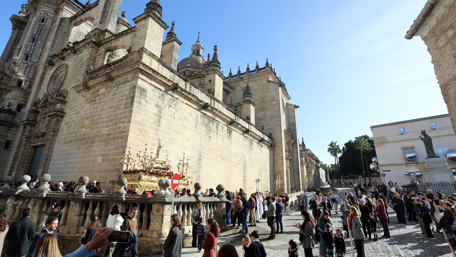 Procesión de la Virgen de la Inmaculada Concepción por las calle de Jerez
