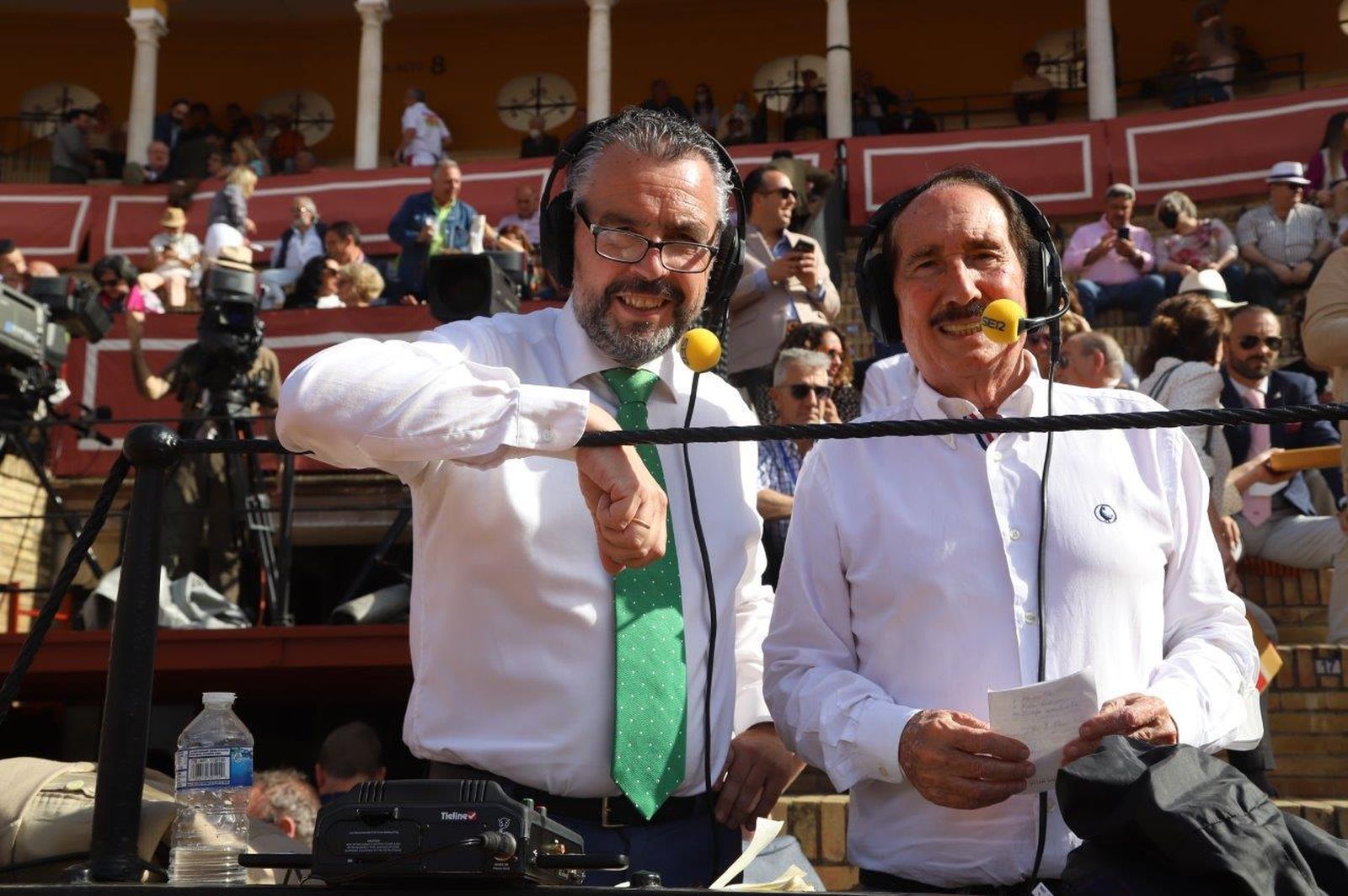 Los famosos y autoridades en los toros durante el viernes de preferia