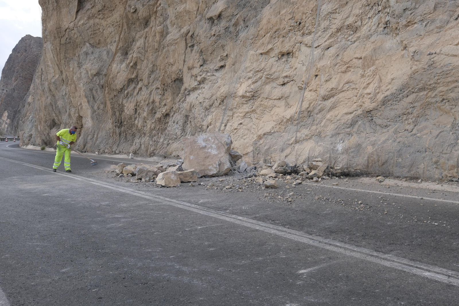 Desprendimiento en la Carretera de El Cañarete