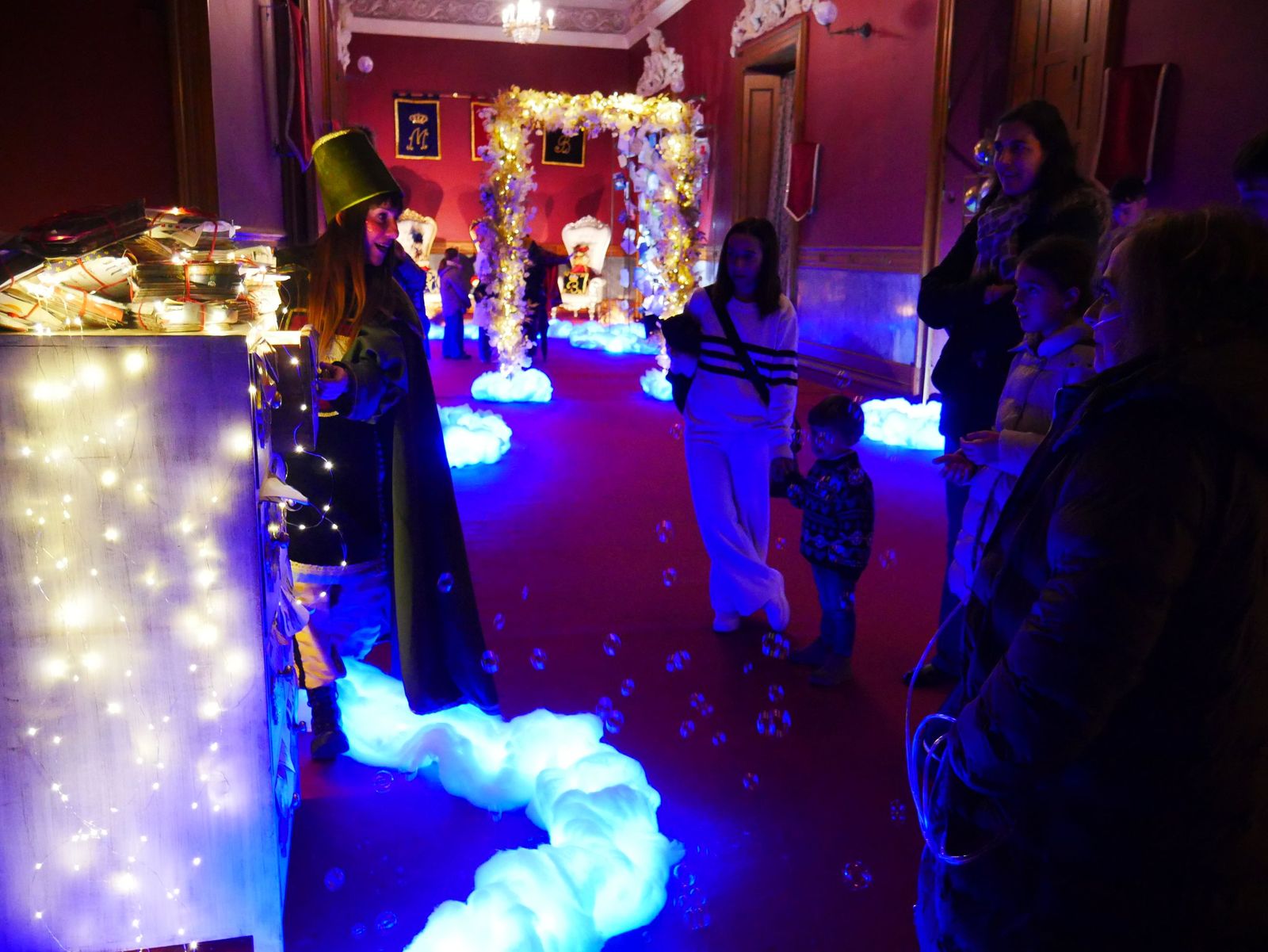 La cajonera de los deseos saluda con pompas de jabón a los visitantes.