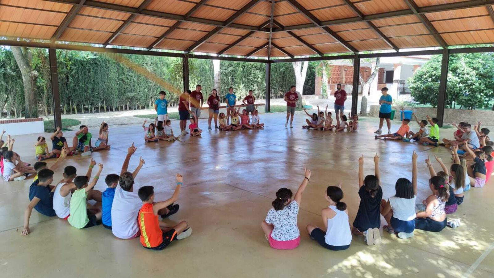 Más de 200 niños pasarán por los campamentos de verano del Cerro Beylar en Huétor Tájar