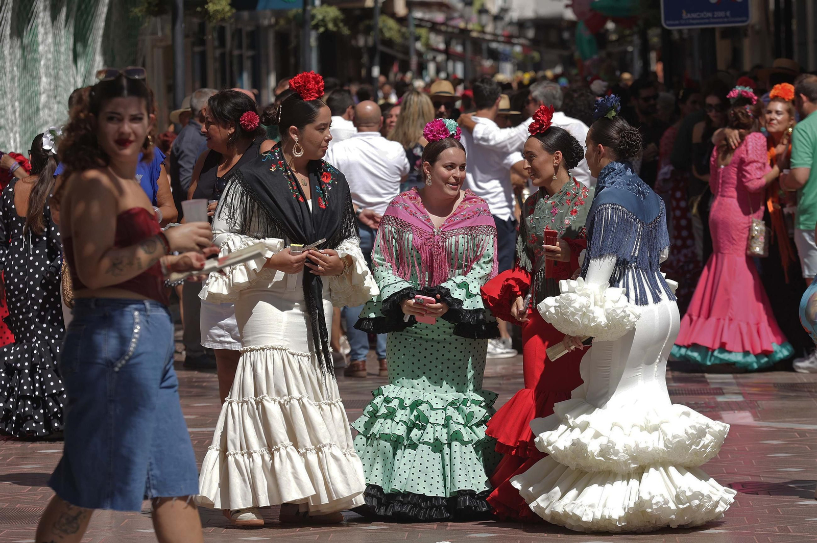 Búscate en las fotos del Domingo Rociero de la Feria de La Línea 2025 Búscate en las fotos del Domingo Rociero de la Feria de La Línea 2025