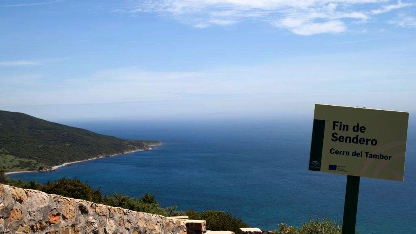 El sendero se encuentra señalizado en todo el trayecto