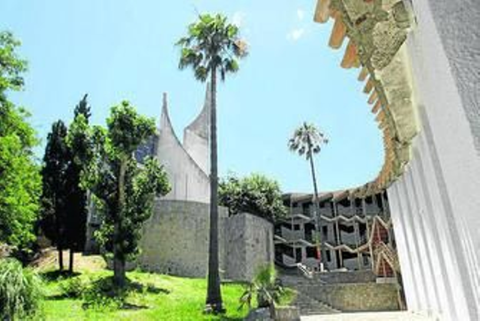 Imagen de archivo de la fachada de la Escuela de Arte de Algeciras.