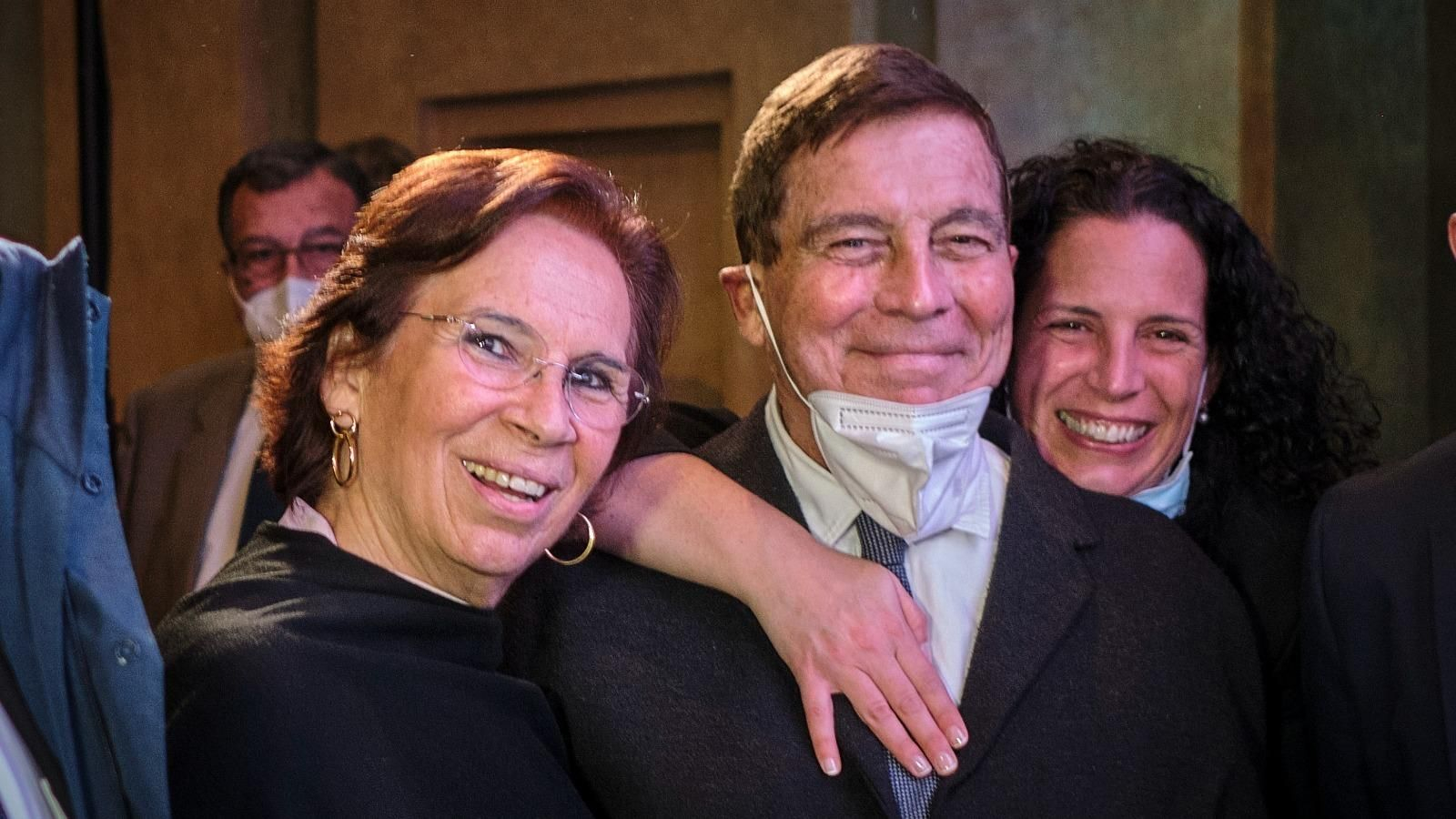 Alberto Campo Baeza junto a su hermana y su sobrina. Alberto Campo Baeza junto a su hermana y su sobrina.