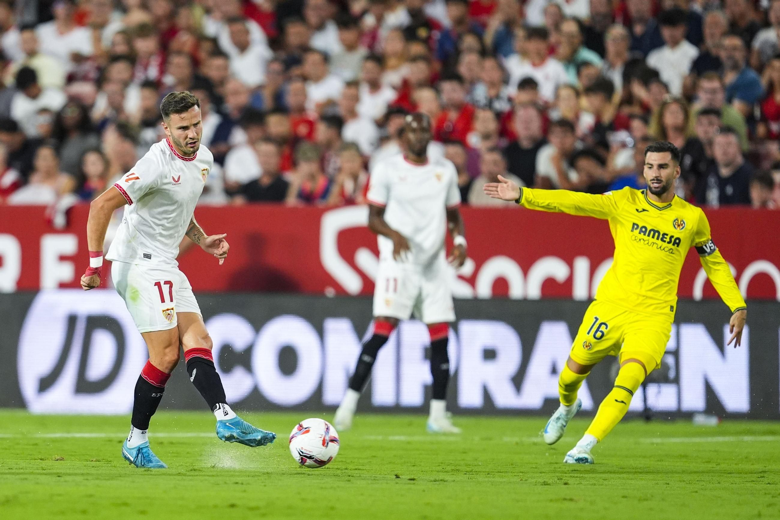 Las fotos del pobrísimo paso de Saúl Ñíguez por el Sevilla