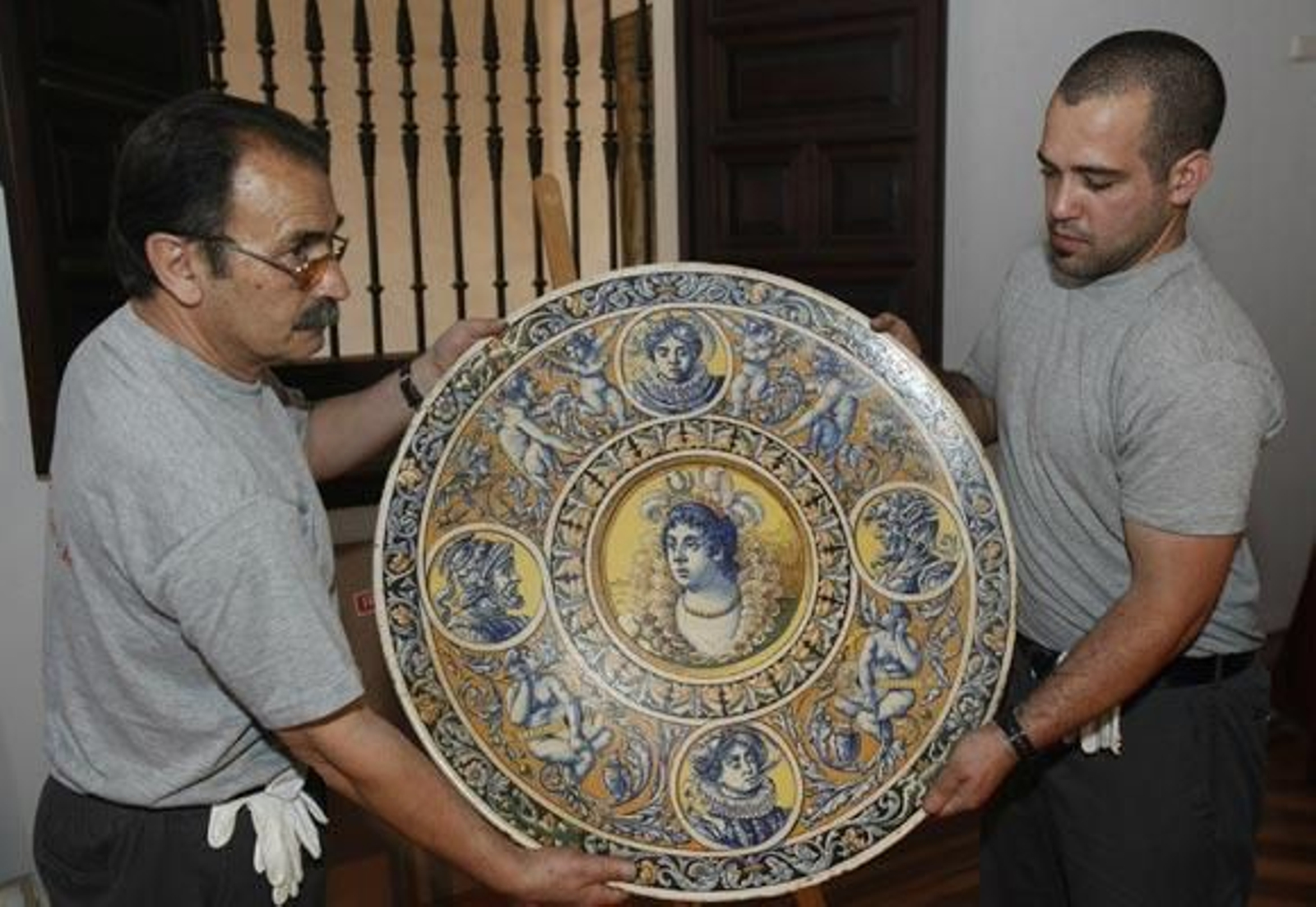 Llegan al Alcázar las primeras cerámicas de la colección Carranza