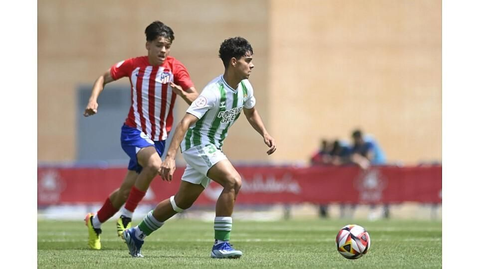 Nerja corona a Fernando Torres y su Atlético de Madrid juvenil