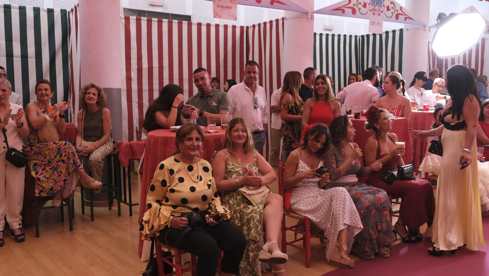 Así viven los almerienses el primer sábado de la Feria del Mediodía