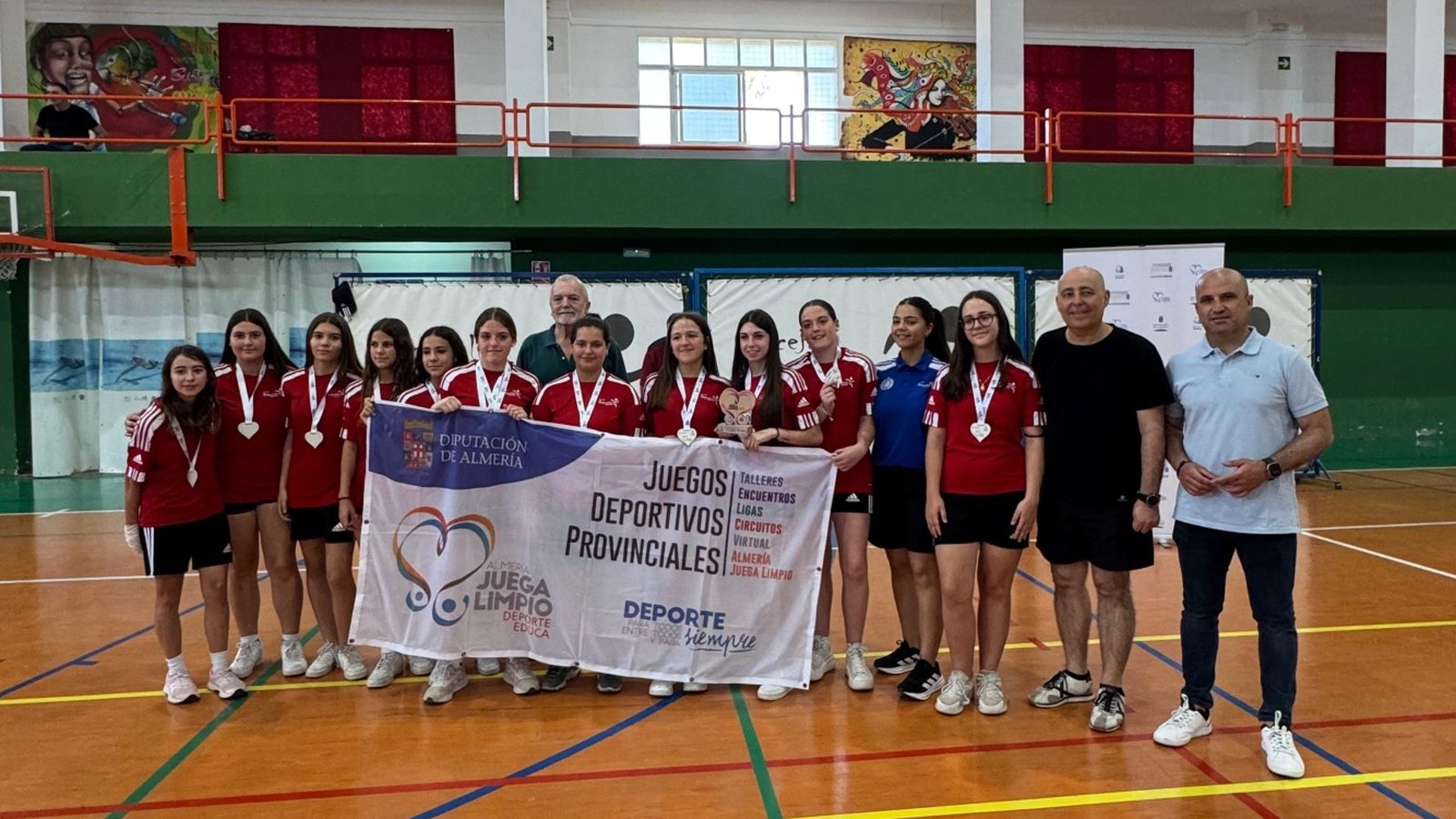 Uno de los equipos premiados en esta clausura de las Ligas Educativas de Promoción Deportiva.