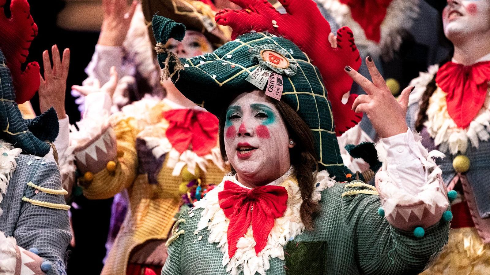 Búscate entre las mejores imágenes de la final del COAC 2025 del Carnaval de Cádiz