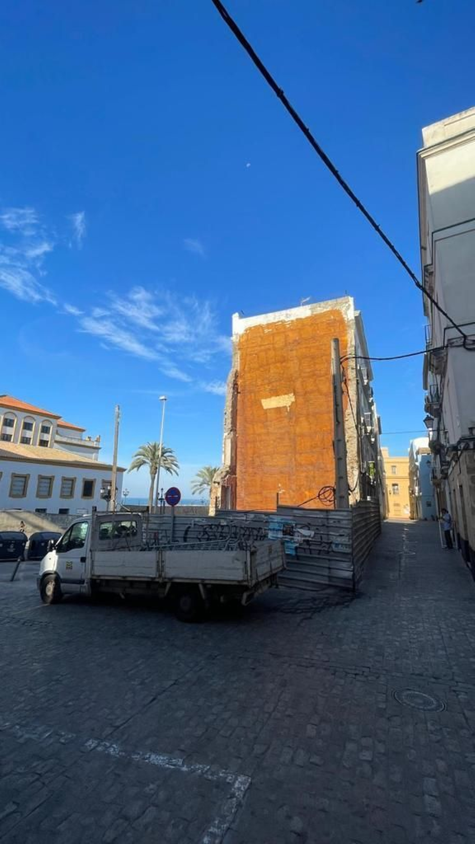 El solar de San Juan Bautista La Salle sobre el que se proyecta una importante actuación urbanística está sin tocarse desde hace más de 12 años El solar de San Juan Bautista La Salle sobre el que se proyecta una importante actuación urbanística está sin tocarse desde hace más de 12 años