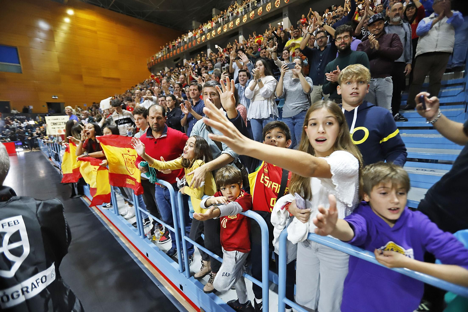Imágenes de la celebración de la selección Española de baloncesto por certificar su pase con una victoria ante Paises Bajos Imágenes de la celebración de la selección Española de baloncesto por certificar su pase con una victoria ante Paises Bajos