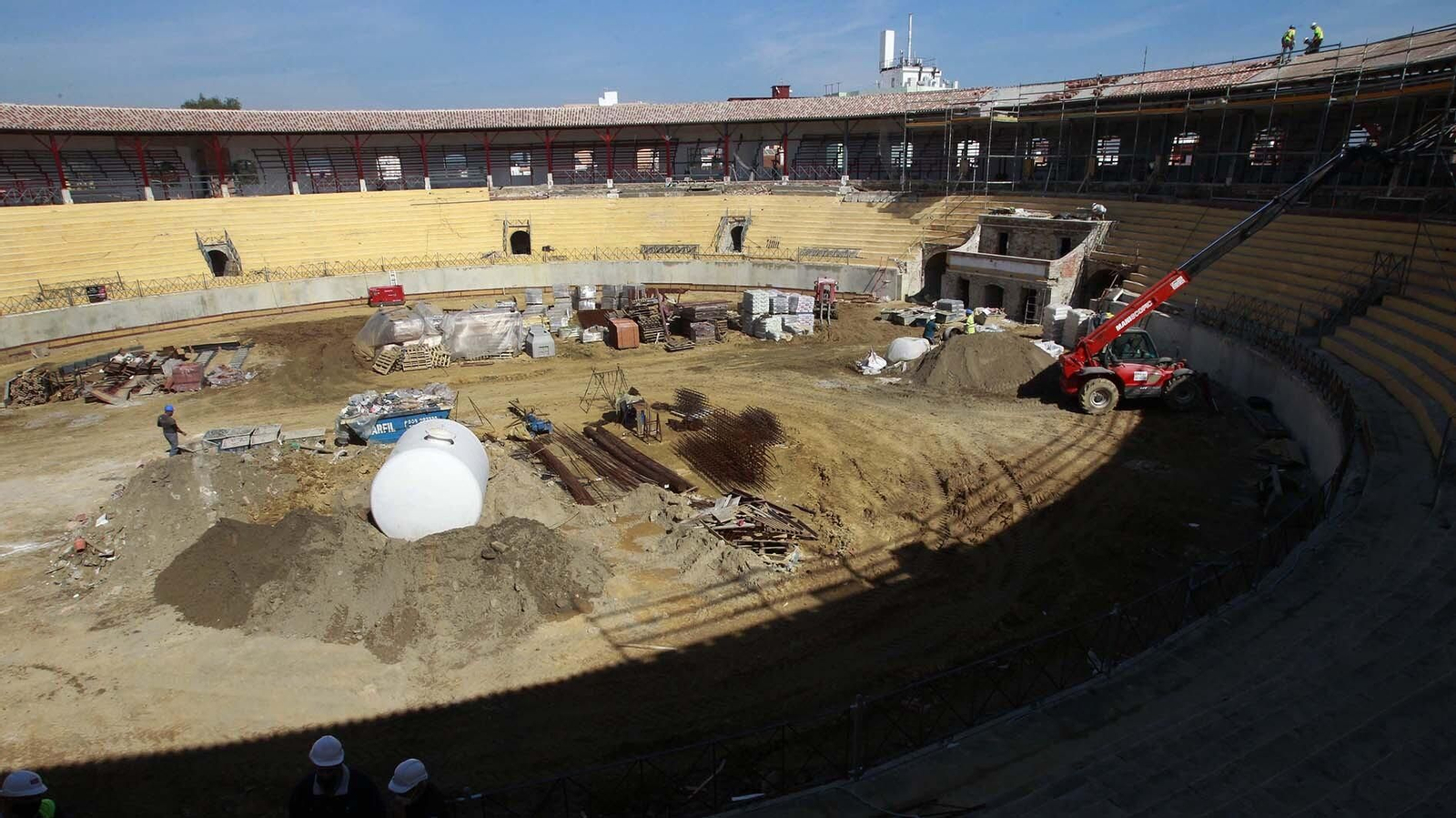 Las fotos de las obras de la plaza de toro de la Línea