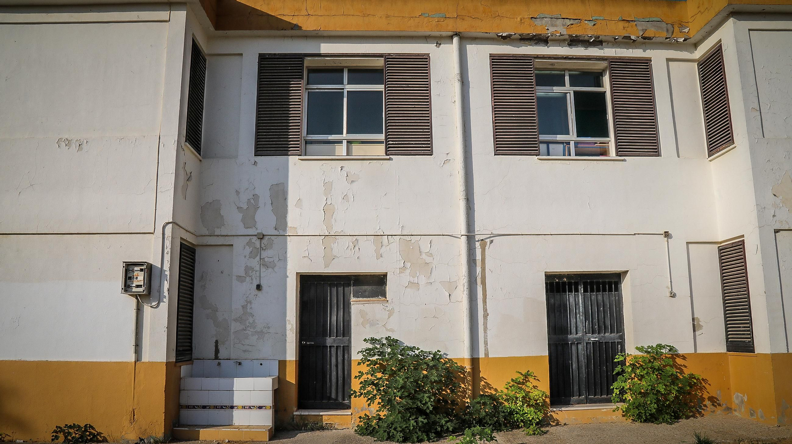 Imágenes del mal estado del CEIP Tartesos