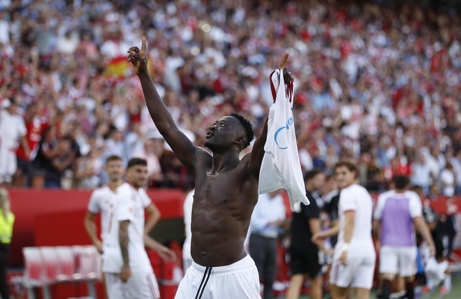 Akor Adams celebra su gol al Barcelona, el cuarto de la goleada.