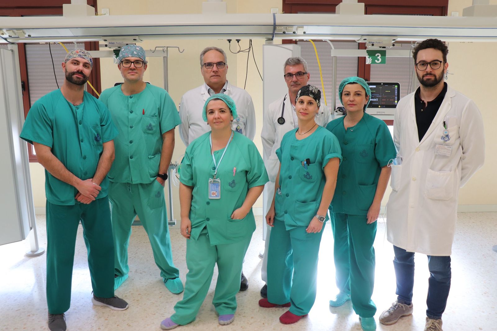 Parte del equipo que realizó la extracción en el Hospital San Juan de Dios del Aljarafe.