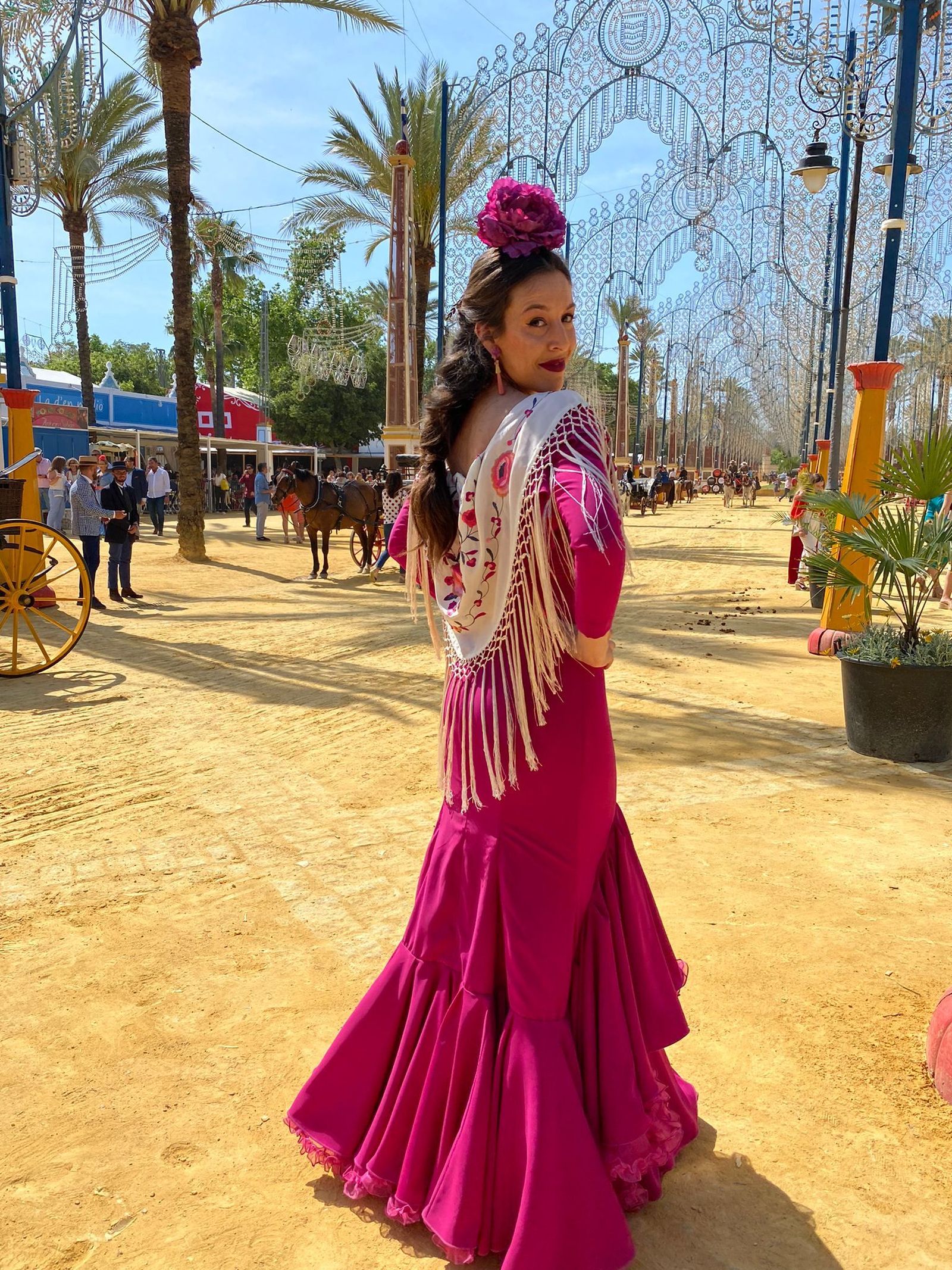 Los trajes de Rocío Martín desfilan en la Feria de Jerez