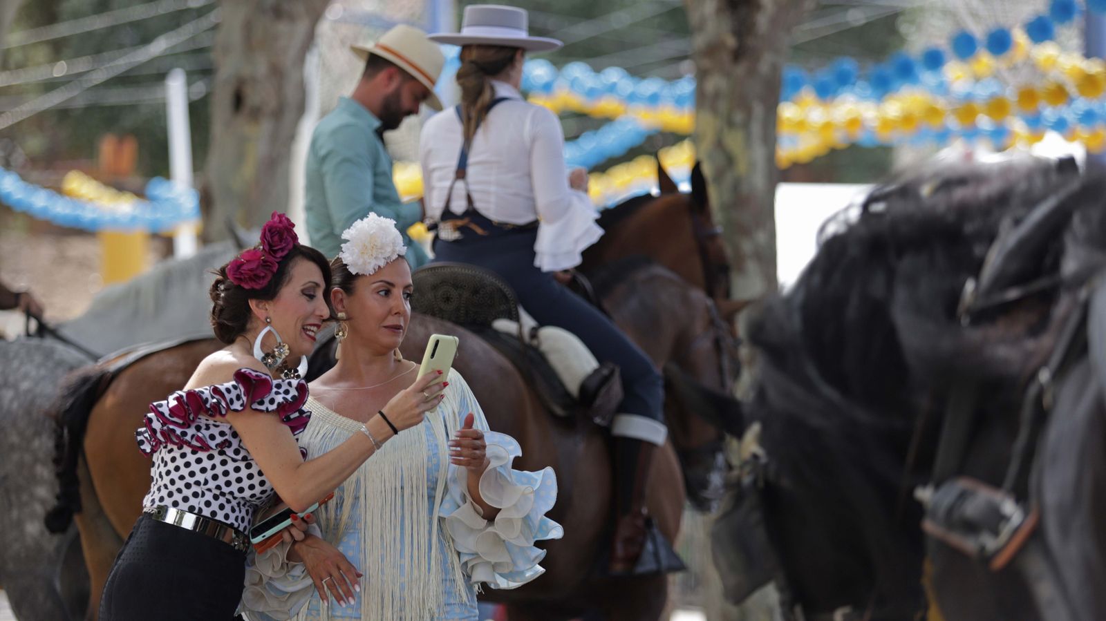 Fotos del Domingo por Sevillanas en la Feria Real de Algeciras