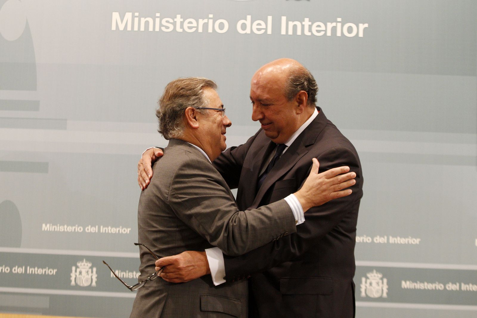 Los miembros del gabinete de Zoido juran sus cargos