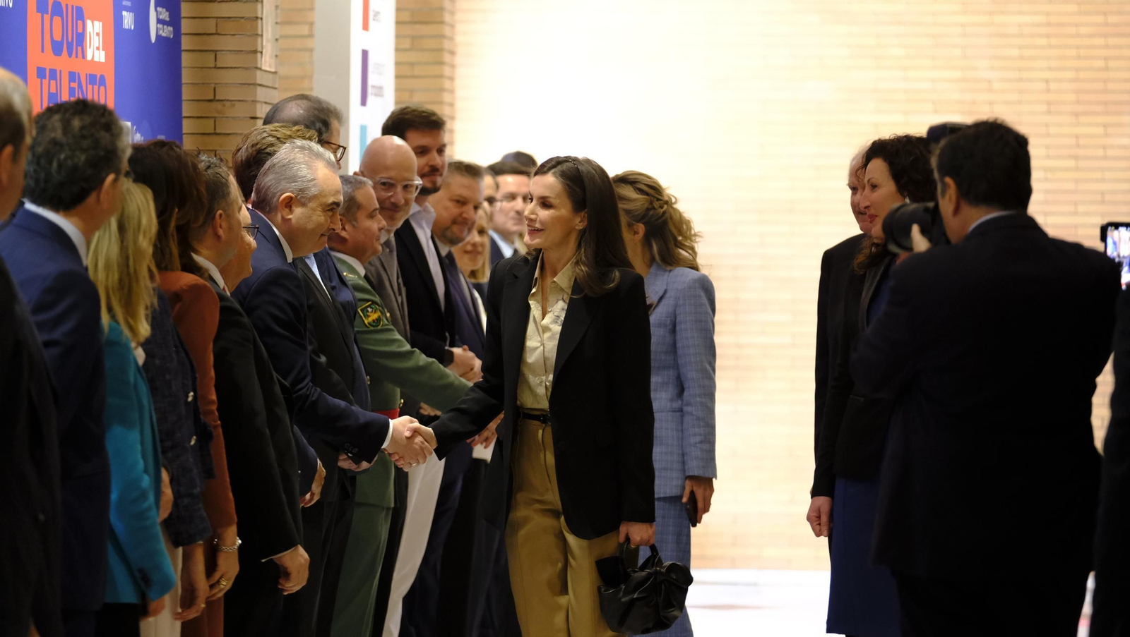 Imágenes de la Reina Letizia en el Tour del Talento en Almería