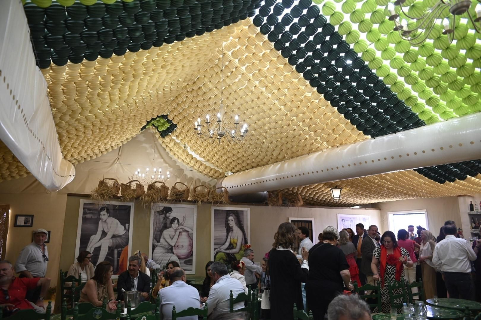 La Reja. Segundo premio Un recorrido en imágenes por las casetas ganadoras de la Feria de Córdoba