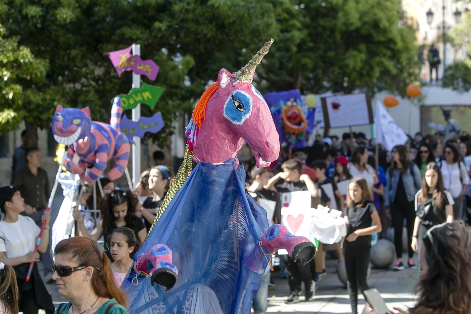 Pasacalles escolar para dar comienzo al Festival Internacional del Títere