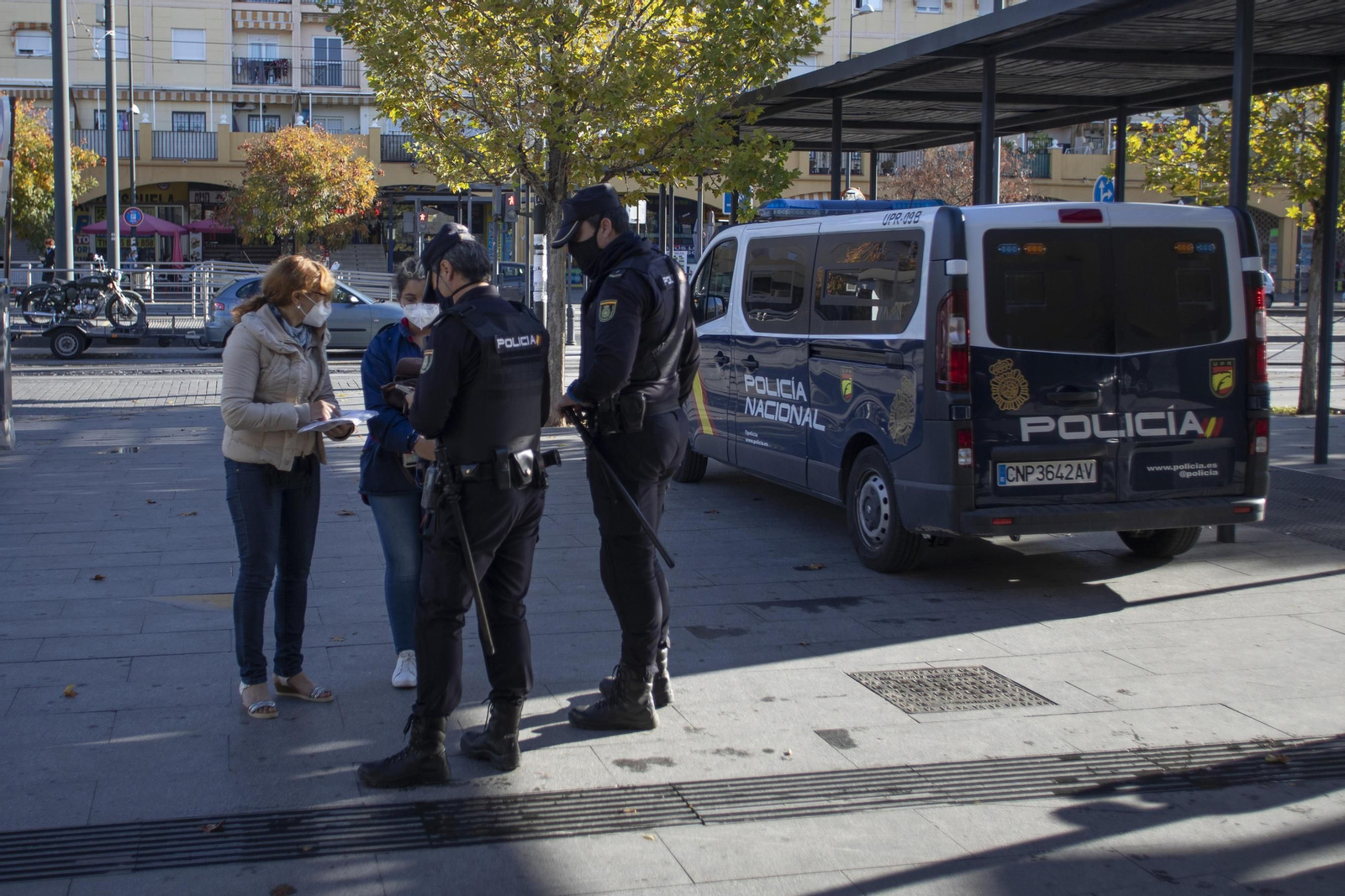 Fotos: así están siendo los controles de Policía y Guardia Civil en Granada por el confinamiento