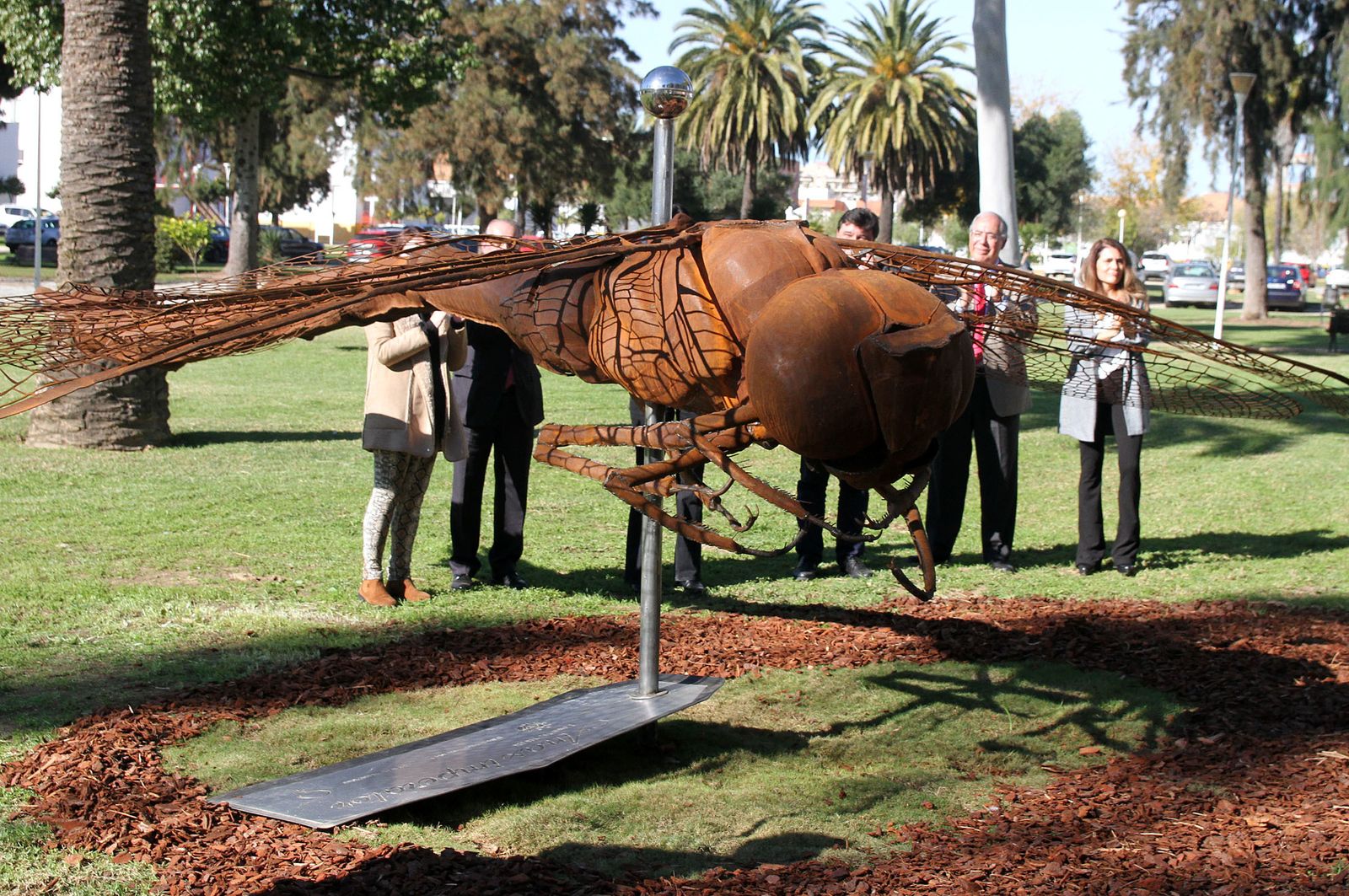 Inauguración de la escultura del artista onubense Víctor Pulido 'Imago', en imágenes
