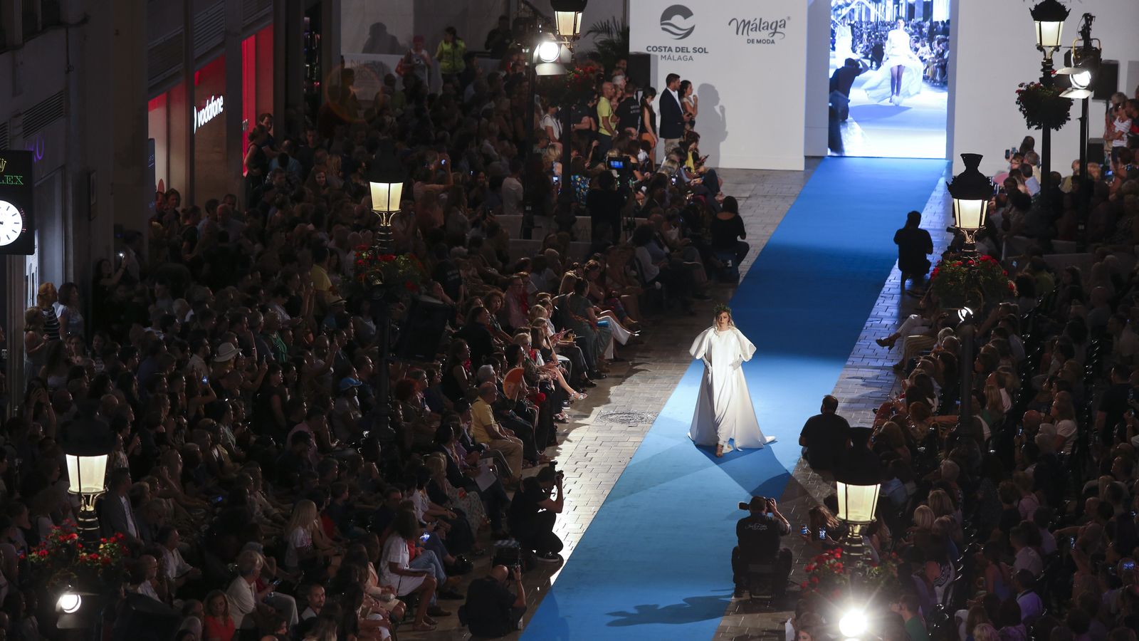 Pasarela Larios. Ahora con el Marqués más pendiente que nunca.