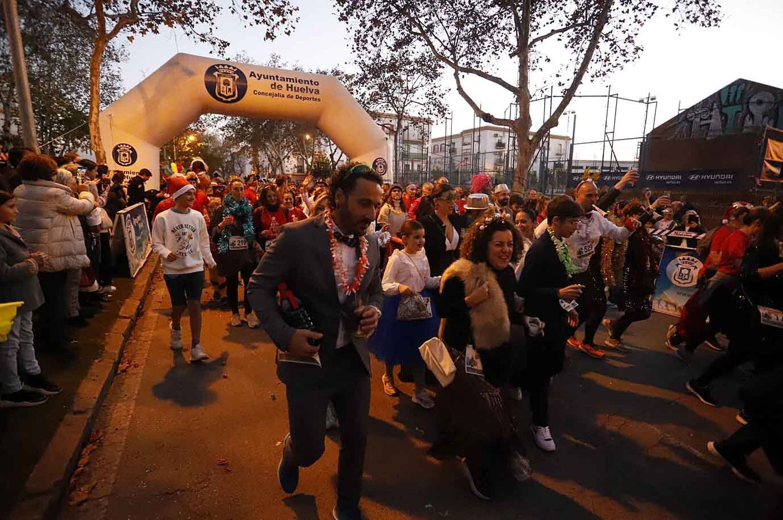 Imágenes de la carrera de San Silvestre en Huelva