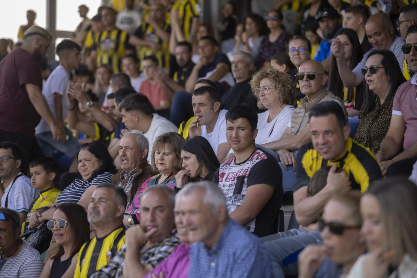 Imágenes del partido entre el San Roque de Lepe y el Atlético Sanluqueño