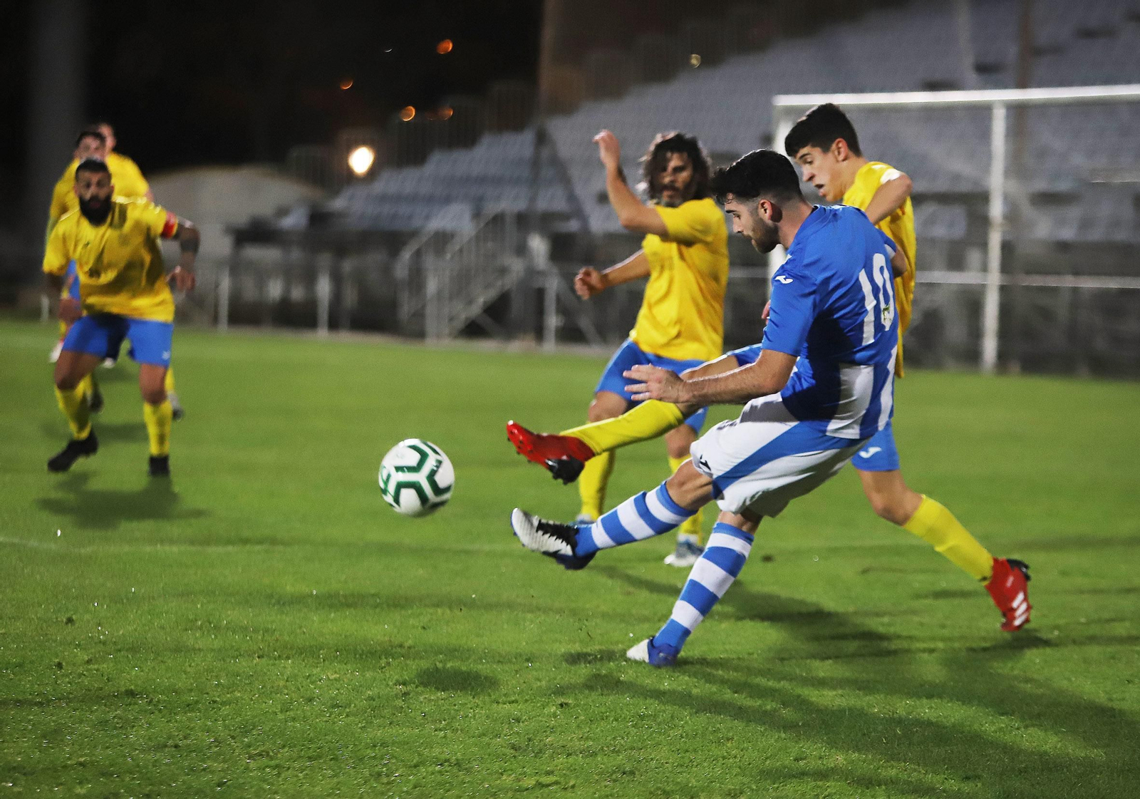 Imágenes del partido entre el Jerez Industrial-El Torno
