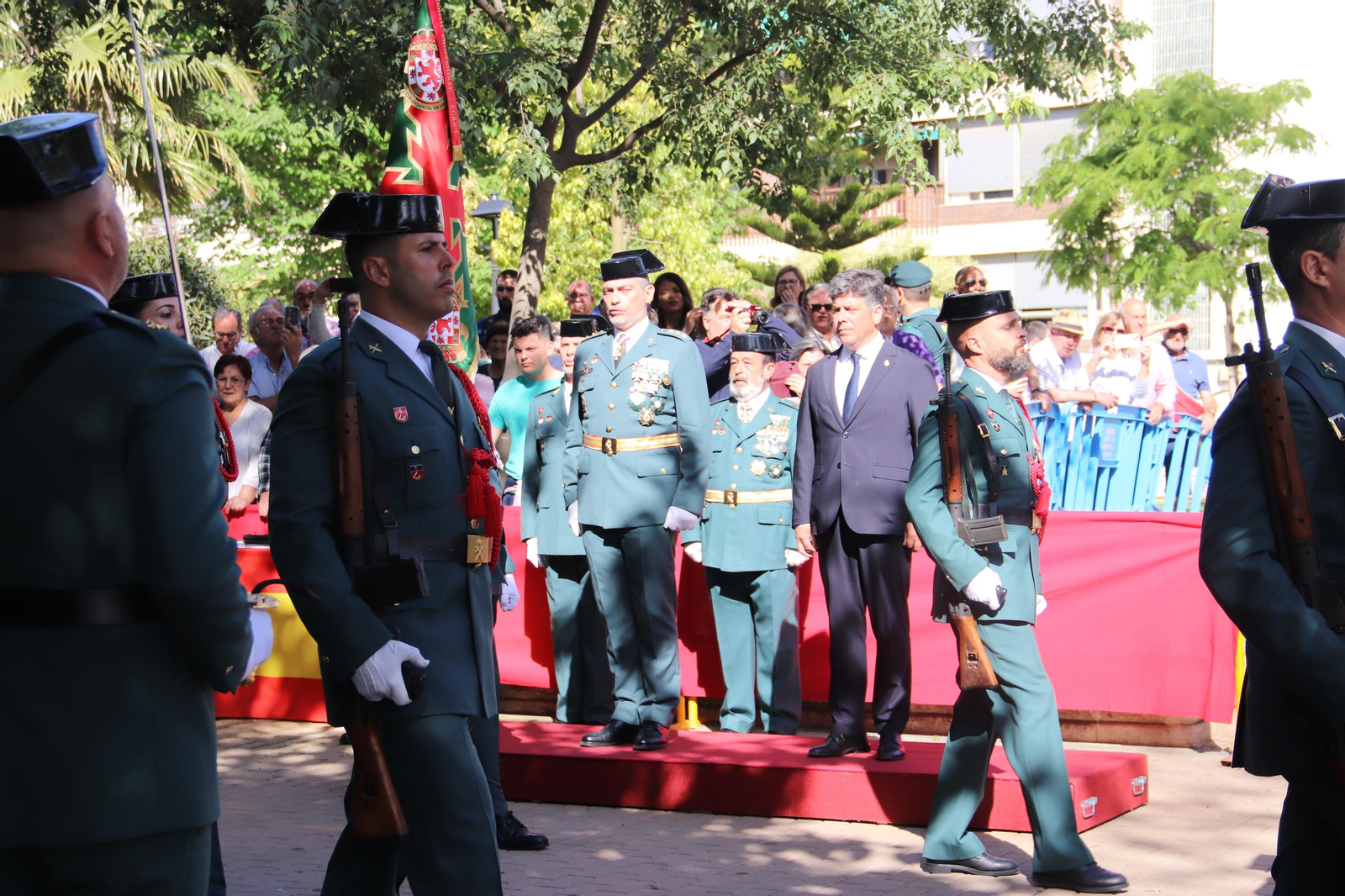 El gran desfile de la Guardia Civil en Montilla, en imágenes