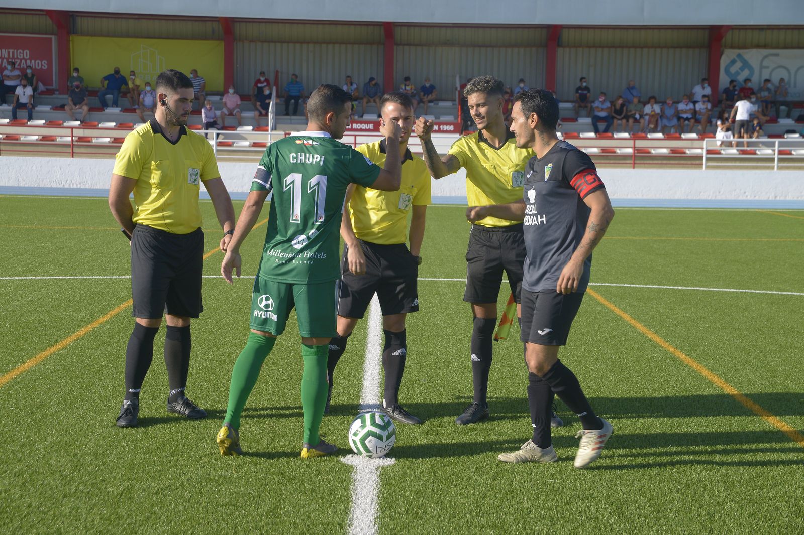 Fotos del partido entre UD San Roque y San Bernardo