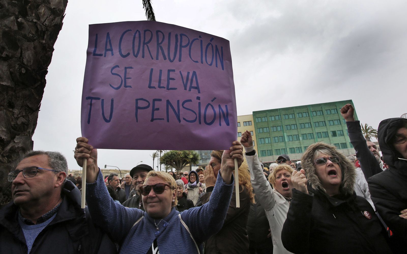 Las imágenes de la manifestación por las pensiones dignas en Cádiz