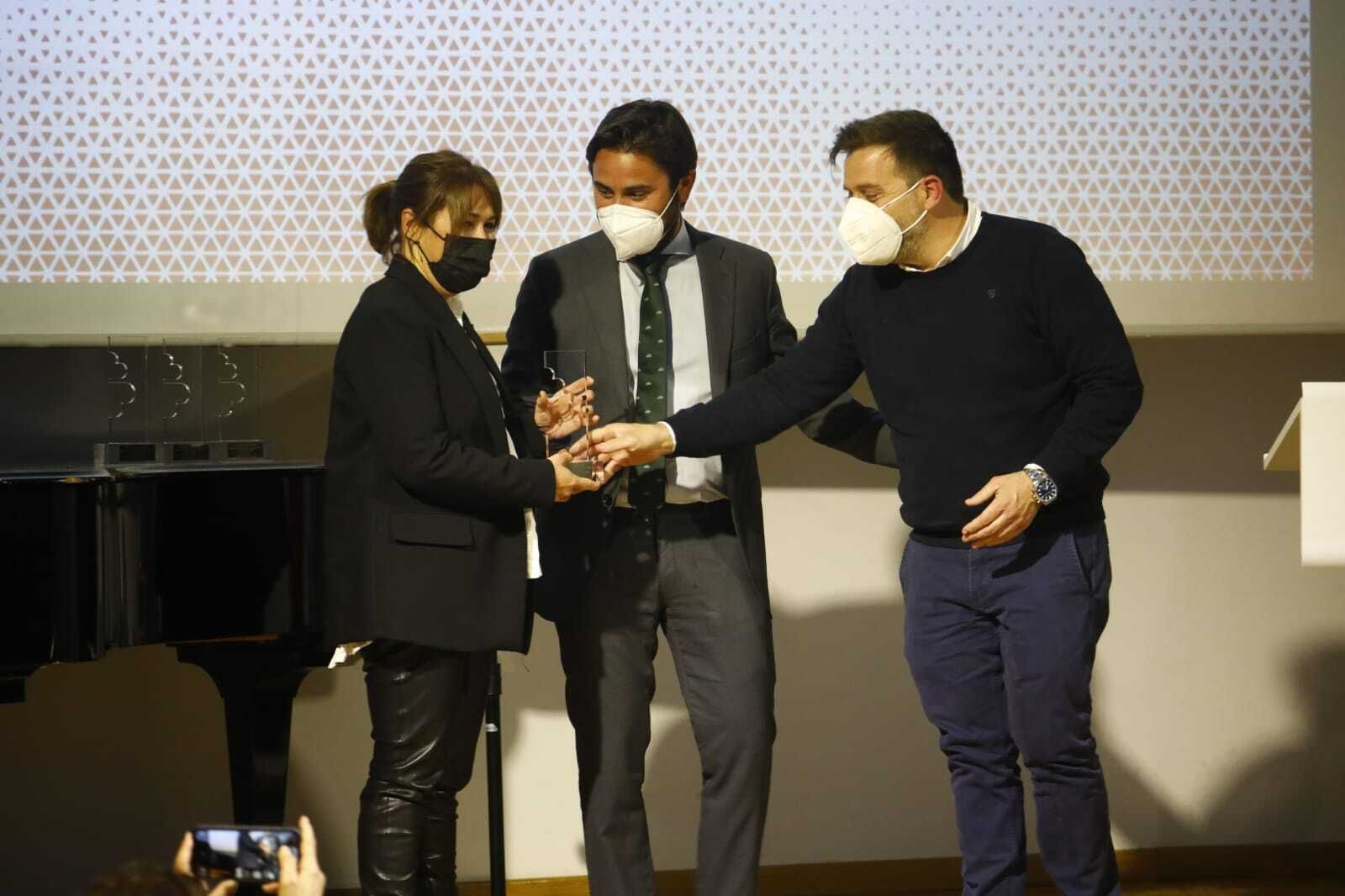 Cáritas premia la labor solidaria de cinco empresas de Córdoba, en imágenes