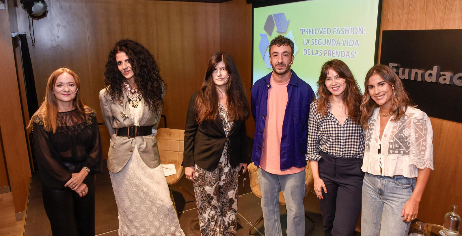 De izquierda a derecha, Magdalena Trillo; Ana Alpuente; Lydia García; Javier Villanueva; Laura Opazo y Rocío Pérez.