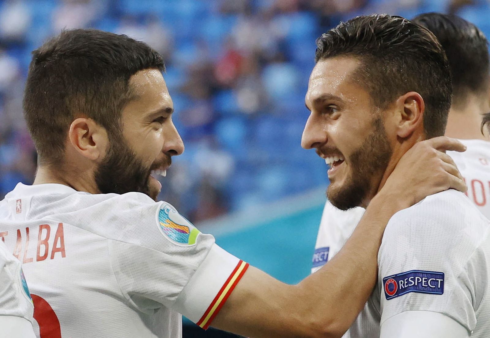 Koke bromea con Jordi Alba tras el 0-1 de éste.