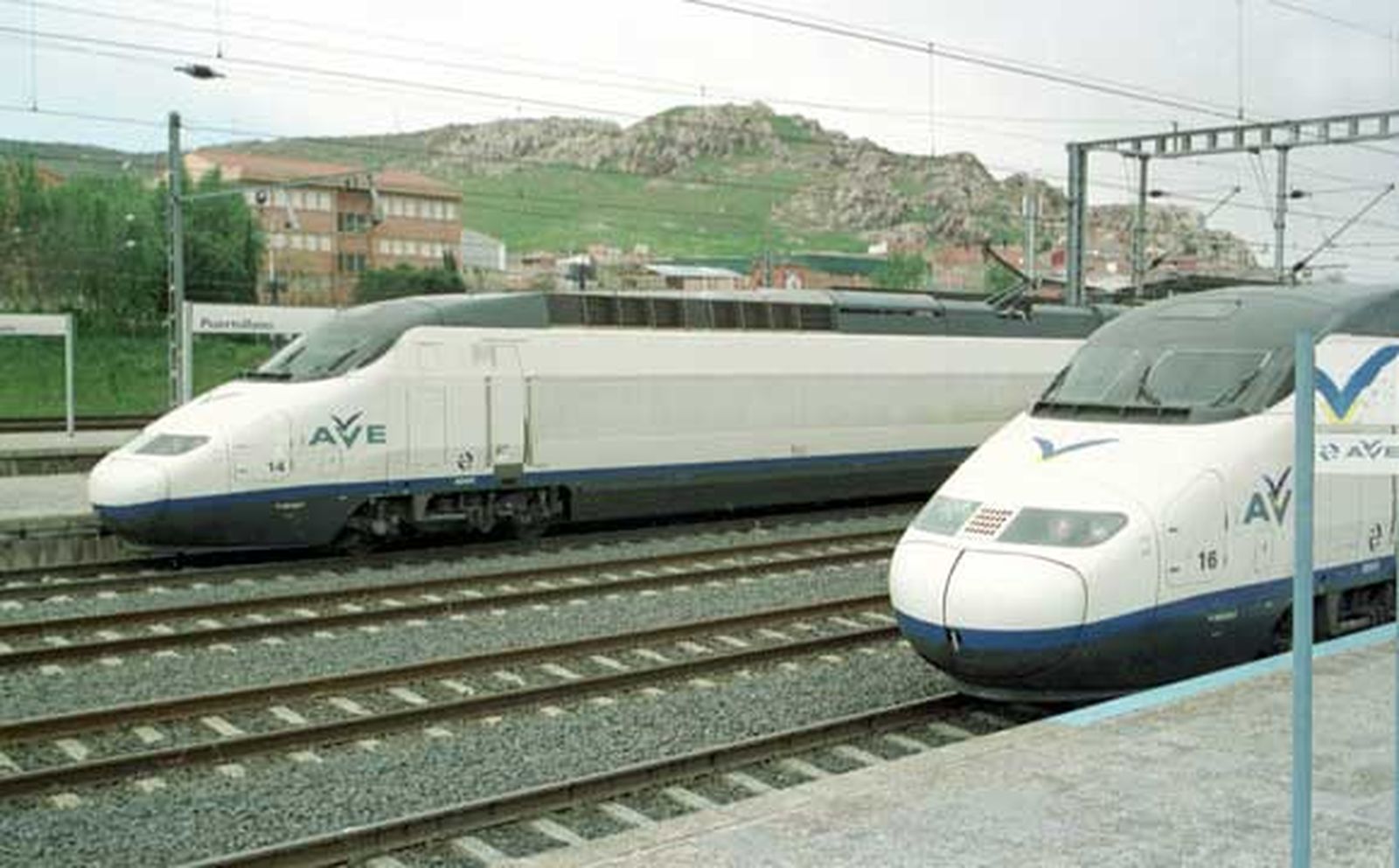 El robo de cable en la vía del AVE provoca retrasos dirección Sevilla