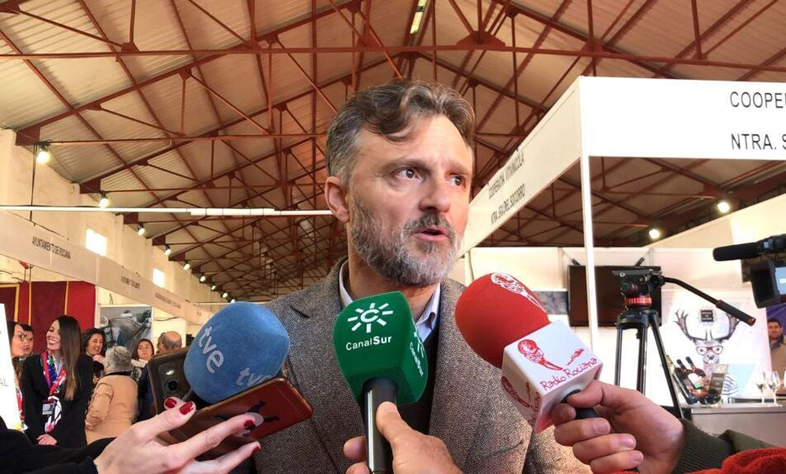 El diputado del PSOE y ex consejero José Fiscal, ayer en Rociana.