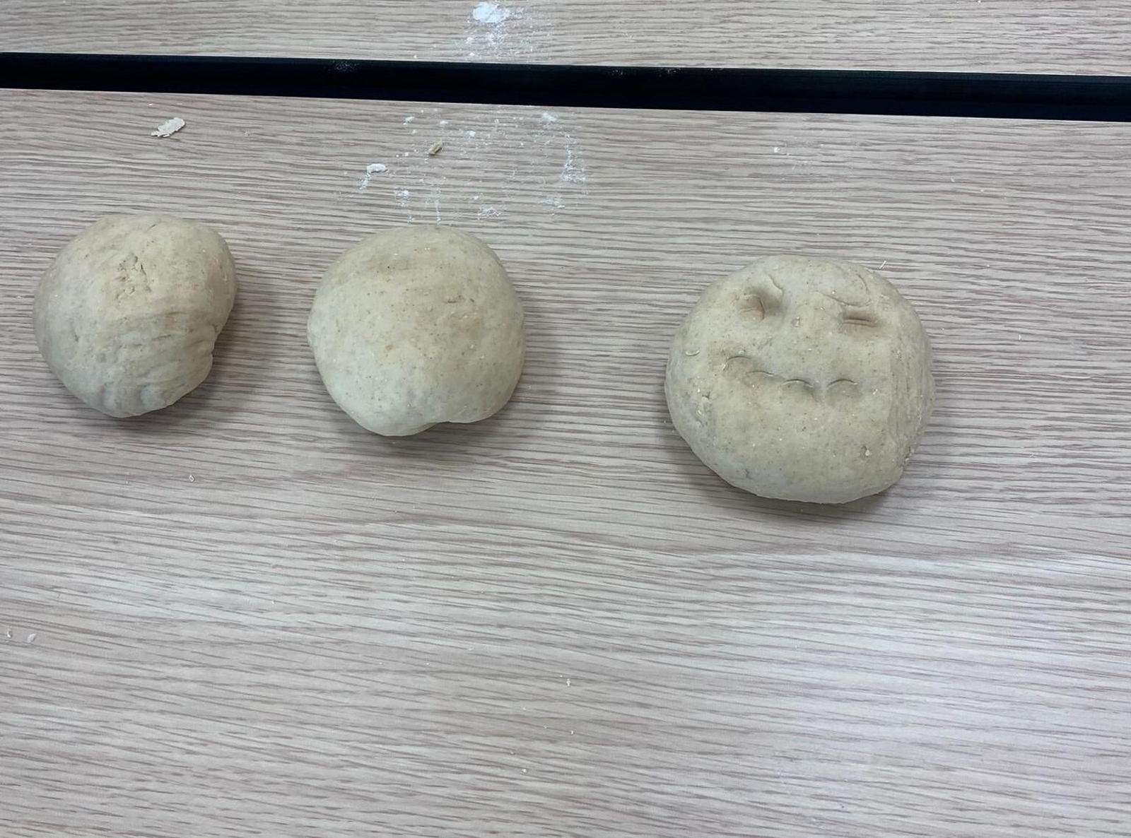 Vea cómo estudiantes de la UAL elaboran el 'Pan de Agua de Mar del Paraje Natural Cabo de Gata'