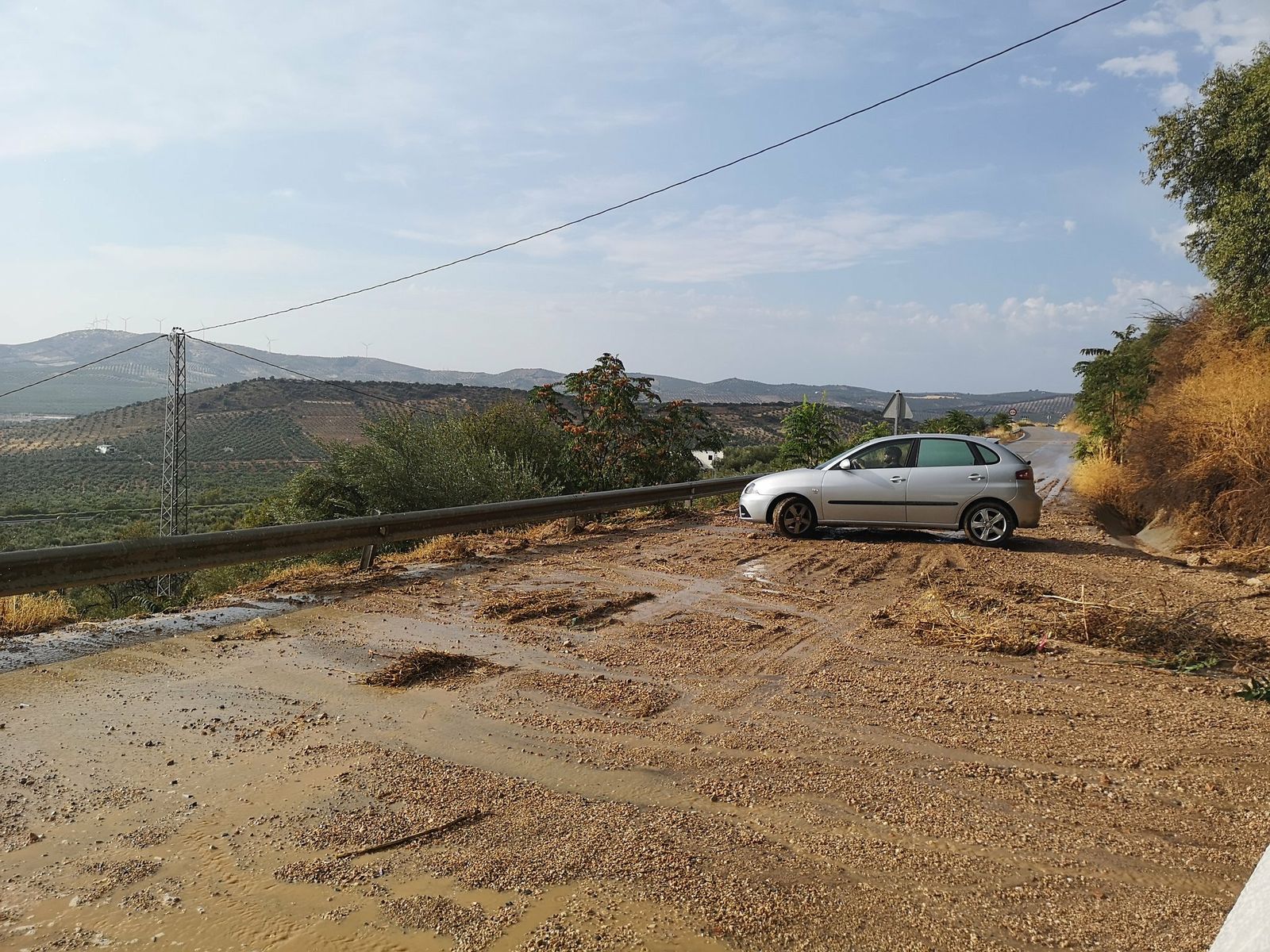 Una fuerte tormenta descarga Archidona sin consecuencias graves.