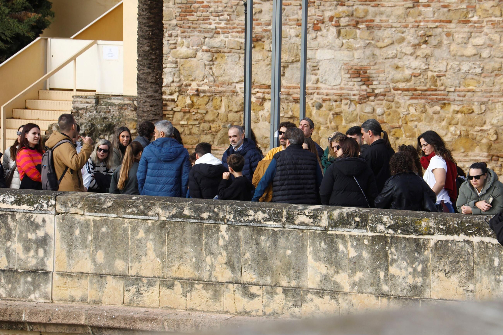 Los turistas 'toman' Córdoba en el puente de la Constitución